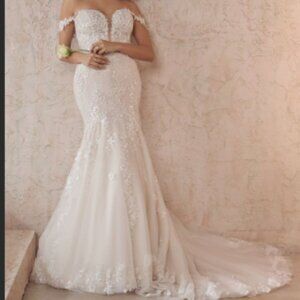 Brand New- Never Worn, Tag On Maggie Sottero "Lennon" Wedding Dress